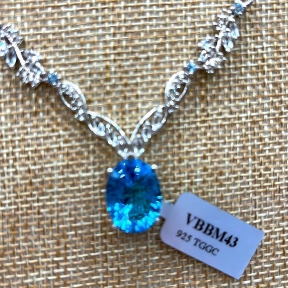 Swiss Blue Solitaire White Topaz Necklace Sterling Silver 925  NWT - Picture 4 of 8